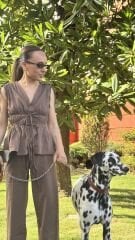 Lastik Detaylı Kahverengi Pantolon Bluz Takım