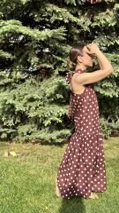 Kahverengi Boyundan Bağlamalı Puantiyeli Elbise