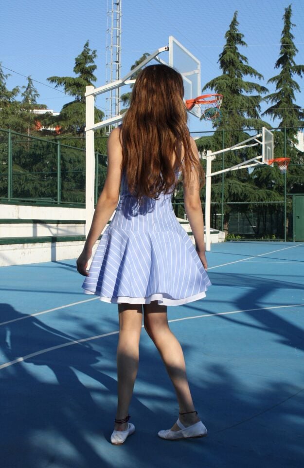 Mavi Beyaz Çizgili Askılı Mini Elbise