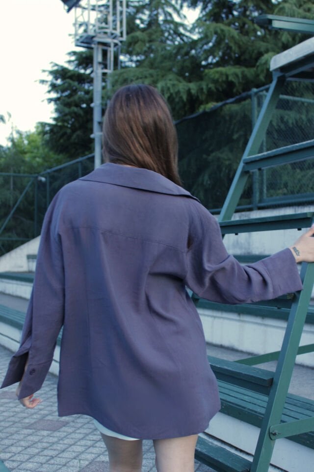 Önden Bağcık Detaylı Tasarım Gömlek