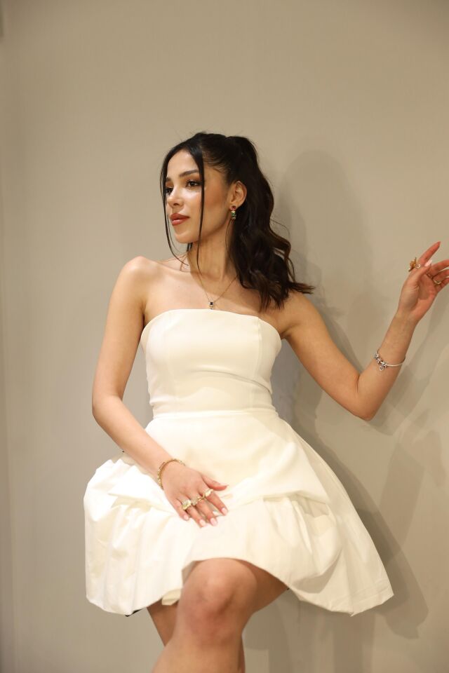 Beyaz Altı Balon Straplez Elbise