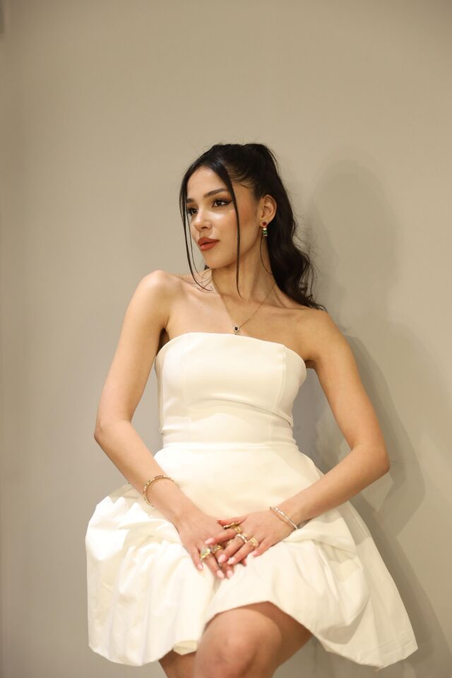 Beyaz Altı Balon Straplez Elbise