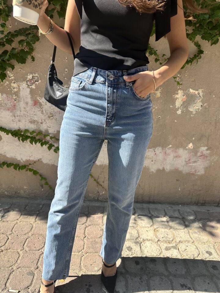 Düz kesik paça yüksel bel jean