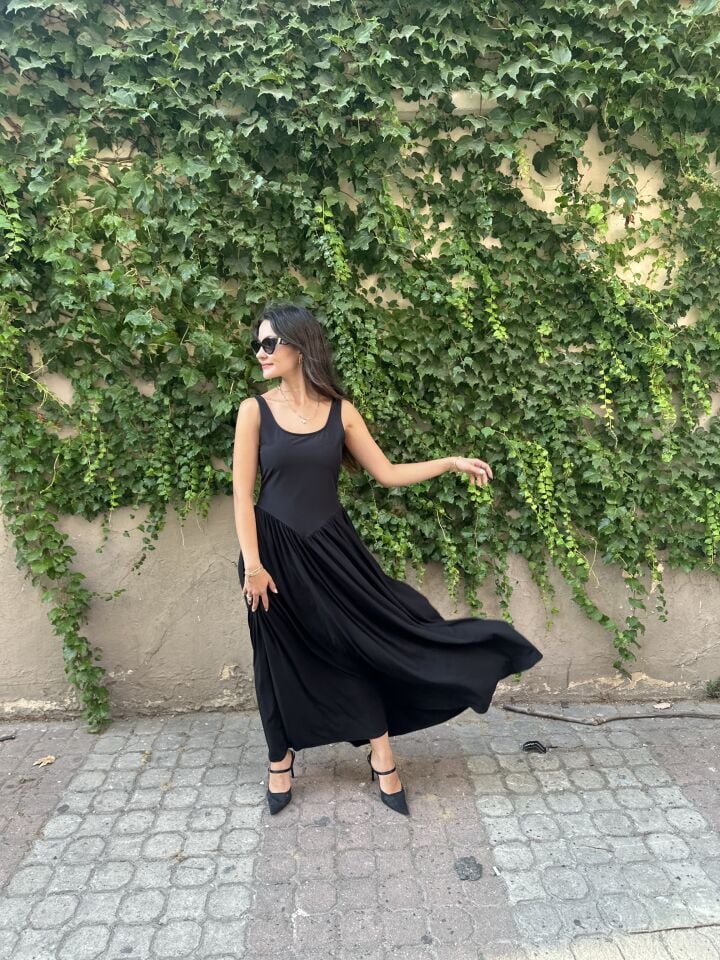 Kalın askılı  eteği büzgülü penye elbise