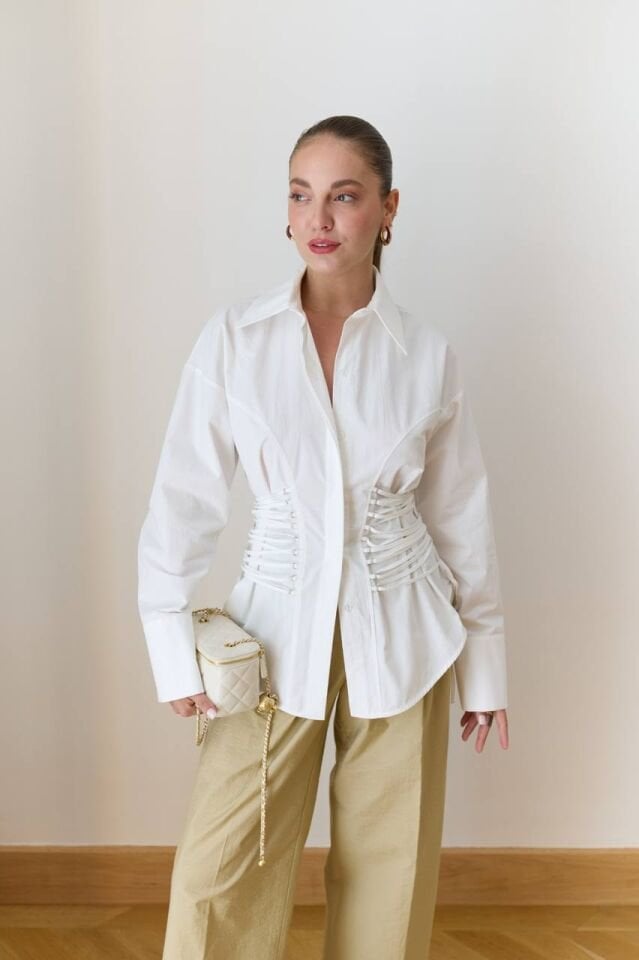 Korse Detaylı İpli Beyaz Gömlek m(medium)