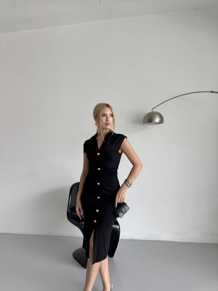 Gold Düğmeli Büzgü Detaylı Siyah Kalem Elbise