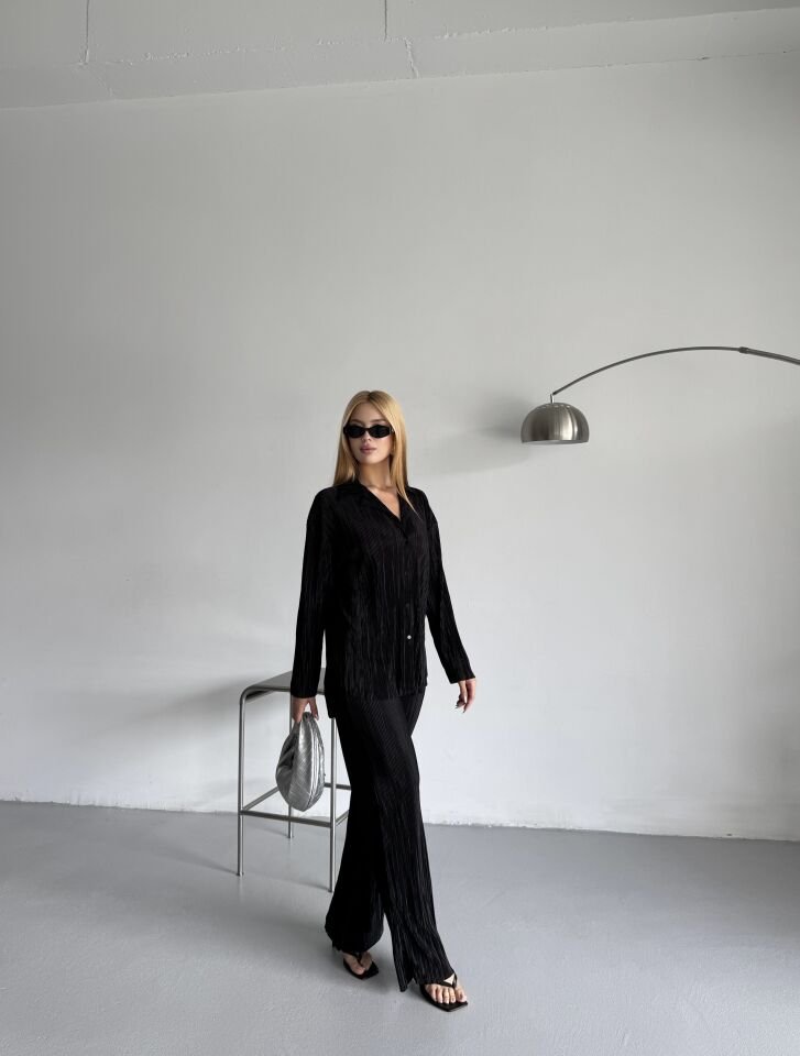 Piliseli Siyah Takım L(large)