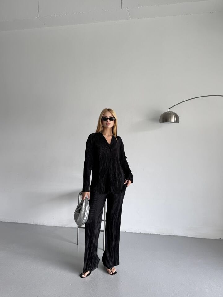 Piliseli Siyah Takım