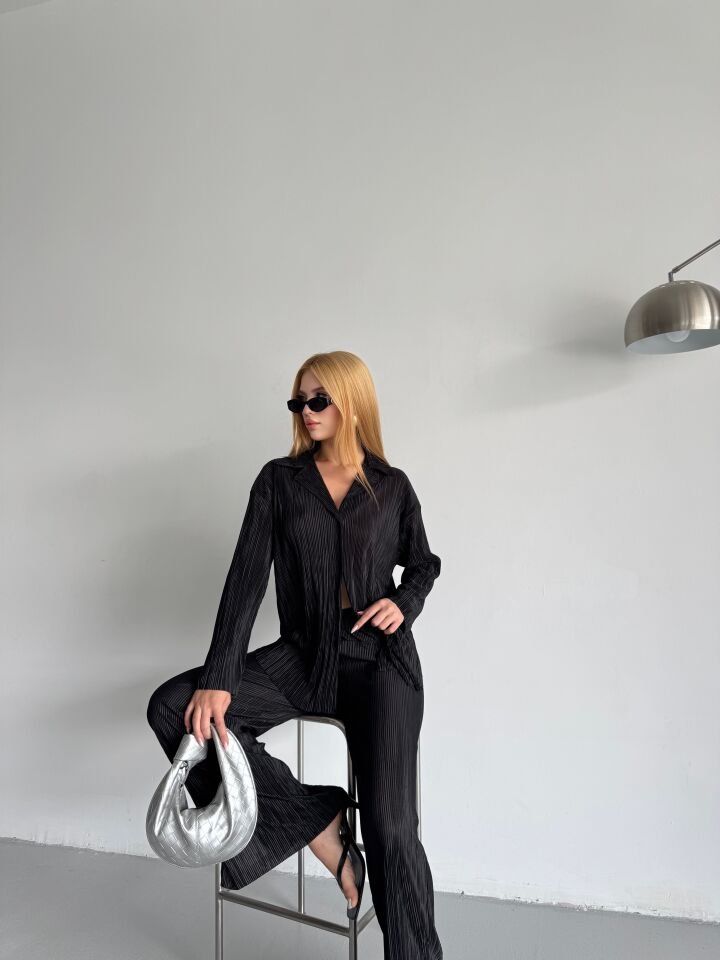 Piliseli Siyah Takım L(large)