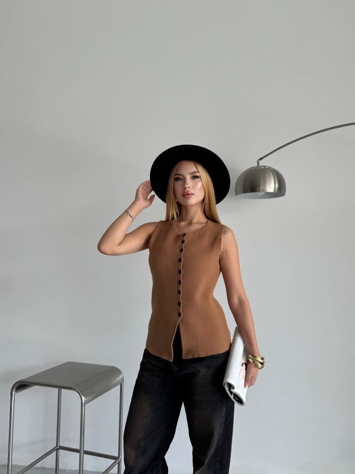 Camel Düğmeli Sıfır Kol Triko Yelek standart