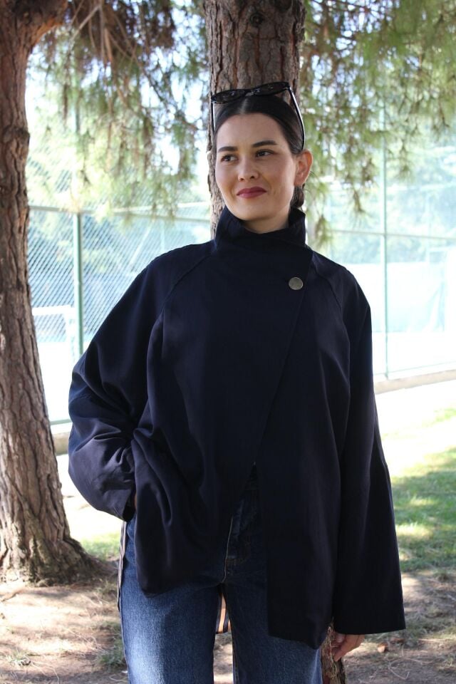 Lacivert Gold Düğme Detaylı Trençkot