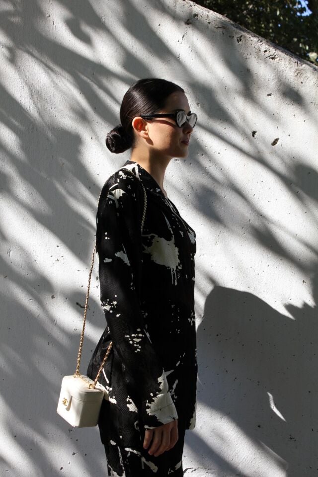 Siyah Yılan Desenli Kruvaze Yaka Bağlamalı Ceket Pantolon Saten Takım