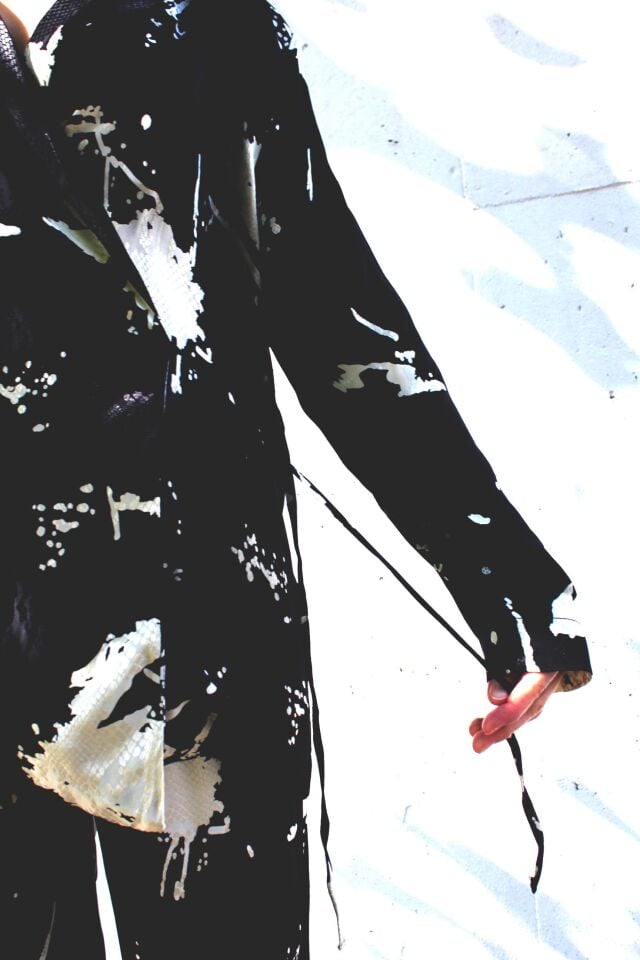 Siyah Yılan Desenli Kruvaze Yaka Bağlamalı Ceket Pantolon Saten Takım