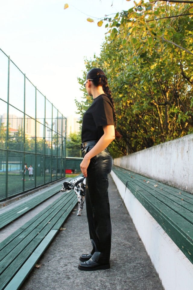 Kendinden Desenli Siyah Deri Pantolon