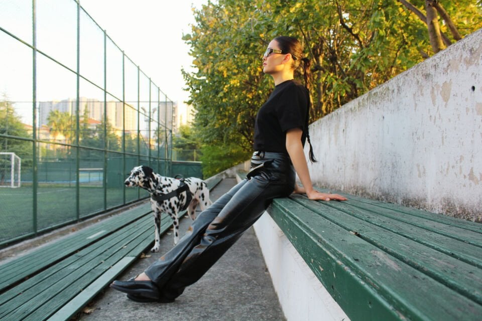 Kendinden Desenli Siyah Deri Pantolon 42